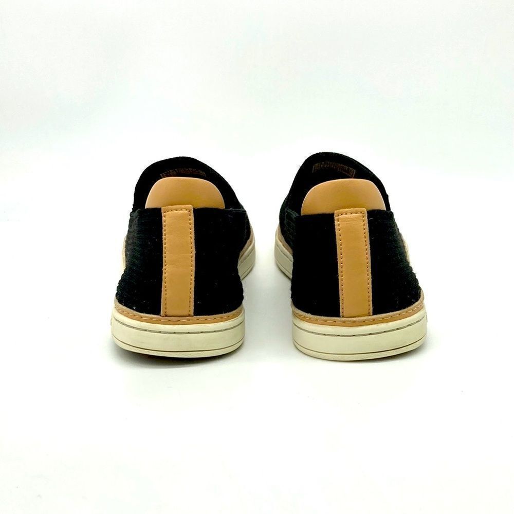 UGG Sammy Slip On - Picture 4 of 9